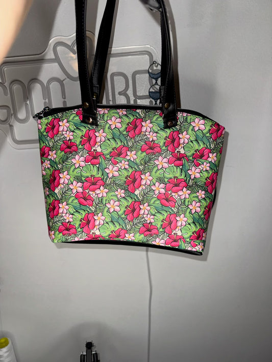 Tropische Hibiskus-Handtasche – Handgefertigte Schultertasche aus Kunstleder mit hawaiianischem Blumenmuster