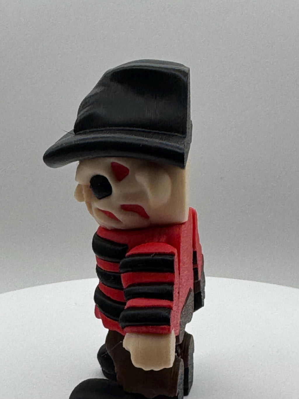 Flexi Freddy Krueger Figurine – 3D Printed Horror Collectible
