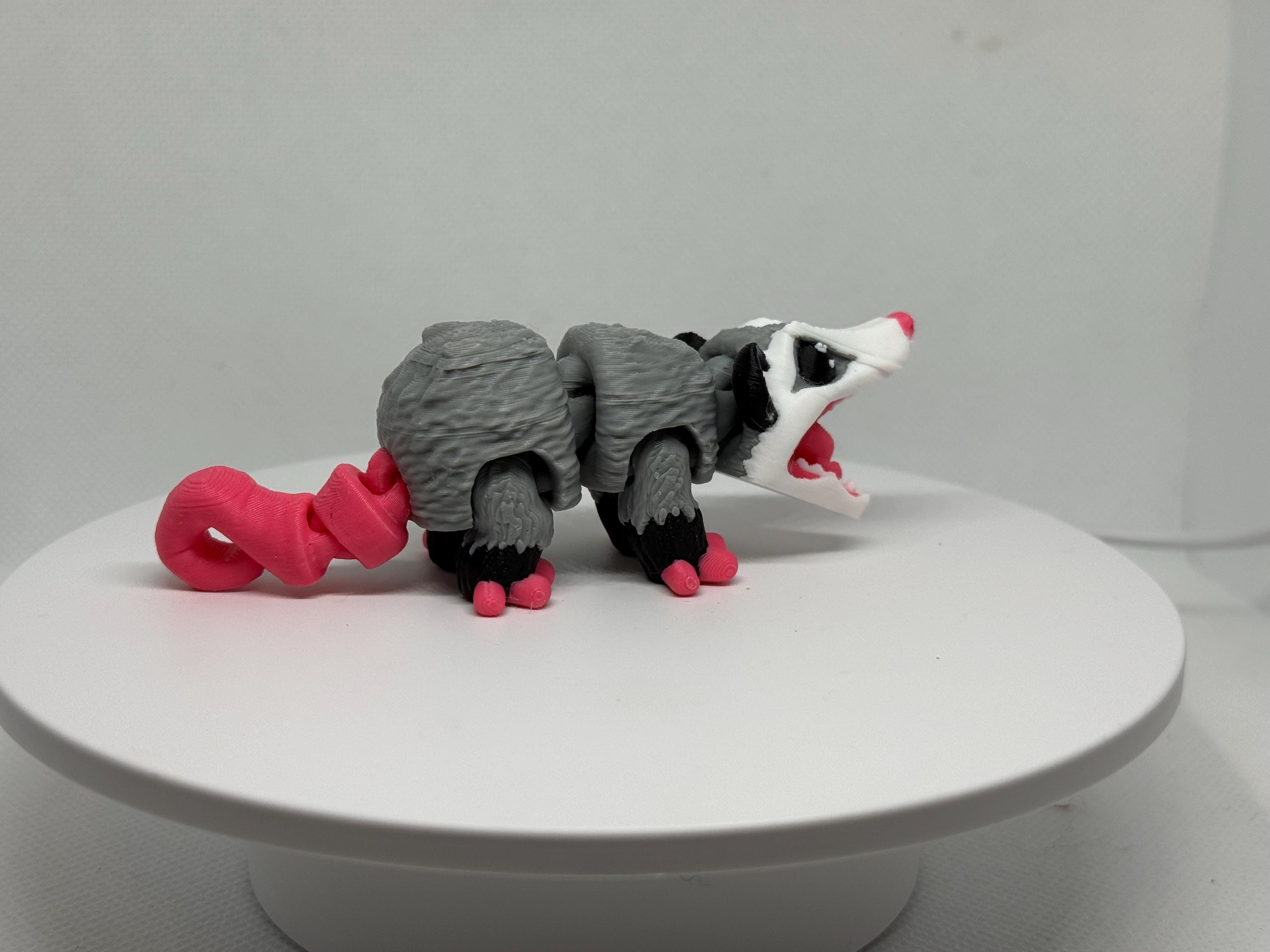 Screaming Possum Flexi Figurine | Articulated Desk Toy, Fidget Collectible